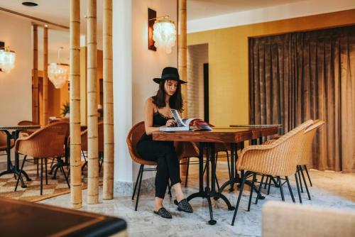 Melody Hotel