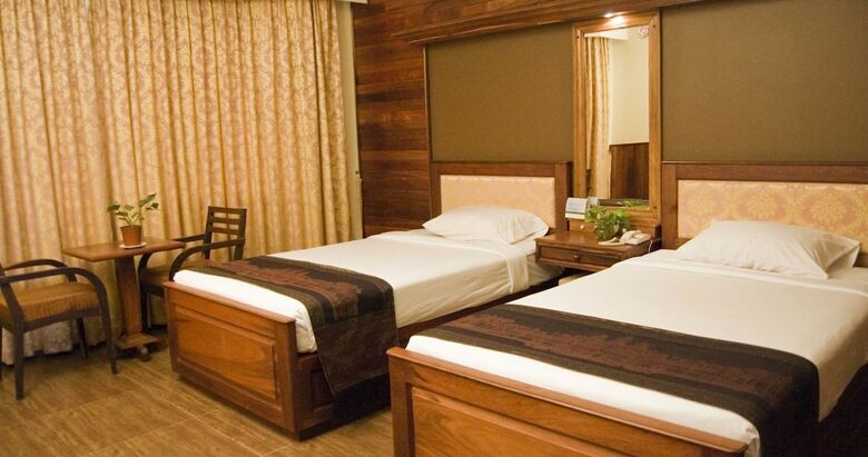 City River Hotel