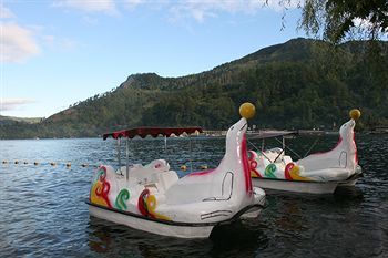 Pandu Lakeside Hotel Parapat - Toba Lake