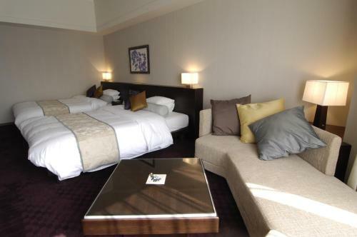 Royal Oak Hotel Spa & Gardens