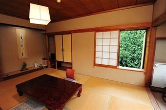 Yugawara Spa Ryokan Ashikari