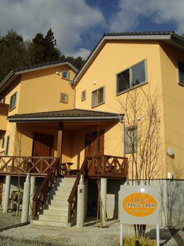 Posada Lodge Orange Cabin