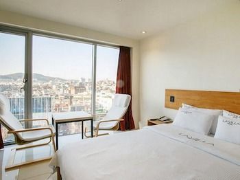 Lavilla Hotel