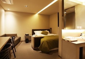 Vine Hotel