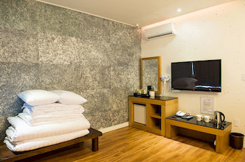 Pungnam Tourist Hotel