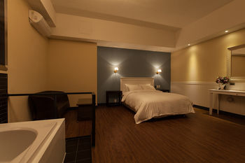 648 Hotel