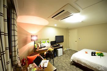 W Tourist Hotel