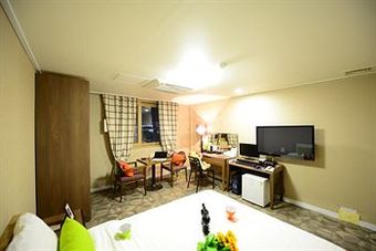 W Tourist Hotel