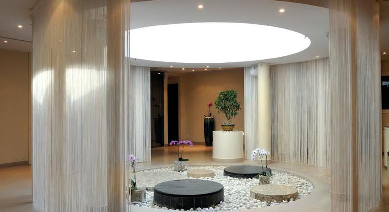Monte Carlo Bay Hotel And Resort
