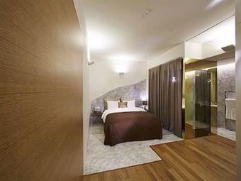Snow Hotel