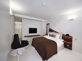 Snow Hotel