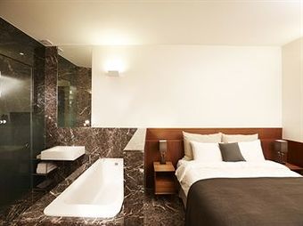 Snow Hotel