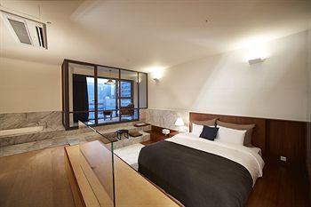 Snow Hotel