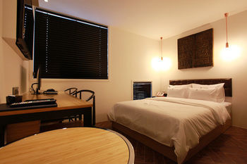 H Avenue Hotel