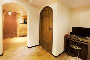 Film 37.2 Hotel