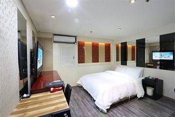 Film 37.2 Hotel