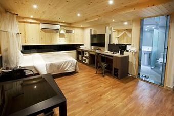 Film 37.2 Hotel