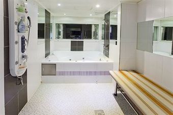 Film 37.2 Hotel