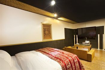 Film 37.2 Hotel