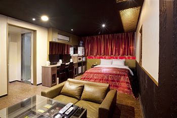Film 37.2 Hotel