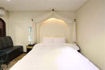 Film 37.2 Hotel