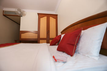 Hotel Oyo Rooms Majestic