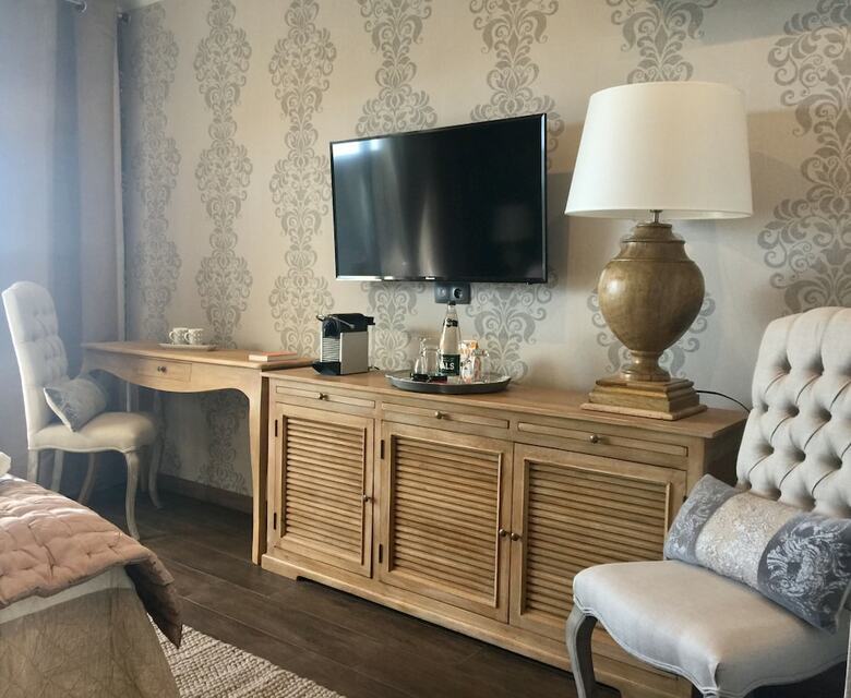 Hotel Le Domaine De Chalv�ches