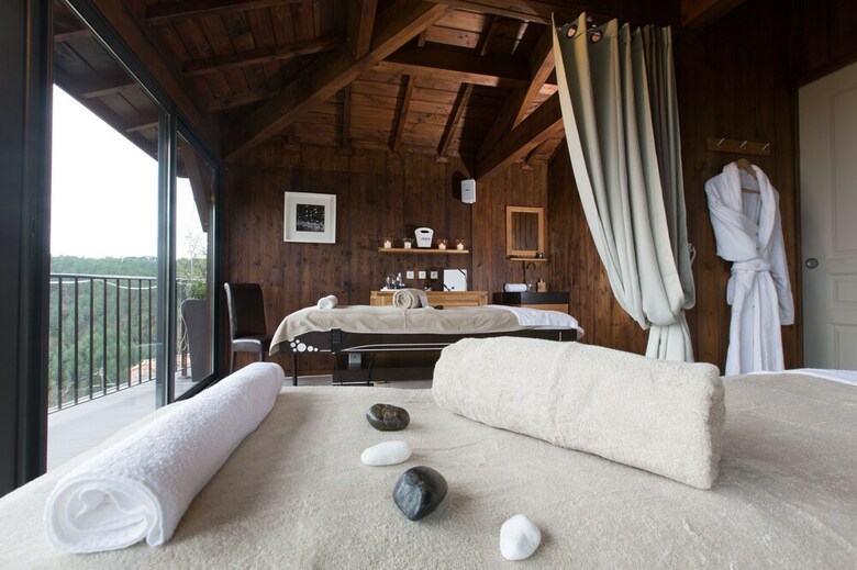 Hotel Le Domaine De Chalv�ches