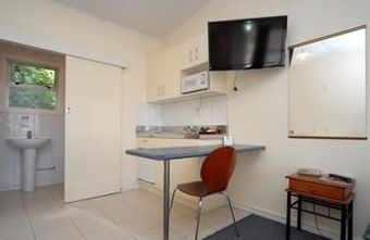 Frimley Lodge Motel
