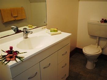 Hotel Paradise Cove Lodges
