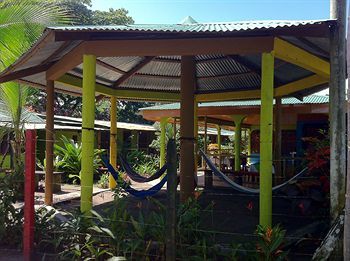Cabinas El Icaco Tortuguero - Hostel