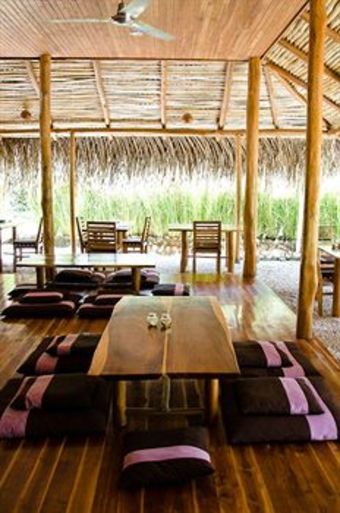 Hostal Otro Lado Lodge And Restaurant