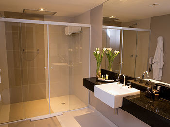 Golden Tulip Suites Dubai