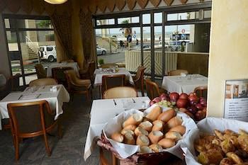 Abratel Suites Hotel