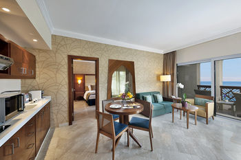 Hotel Crowne Plaza Jordan Dead Sea Resort & Spa