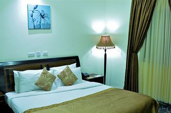 Aparthotel Aes Luxury Apartments