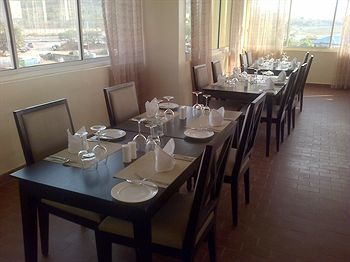 Grand Towers Hotel