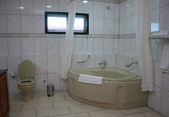 Protea Hotel Kuramo Waters
