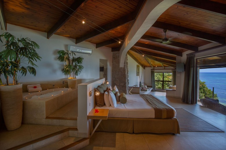 Coco De Mer Hotel And Black Parrot Suites