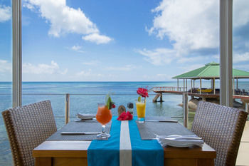 Coco De Mer Hotel And Black Parrot Suites