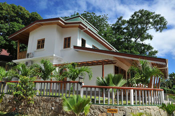 La Fontaine Holiday Apartments