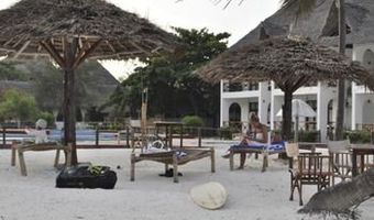 White Rose Beach Hotel