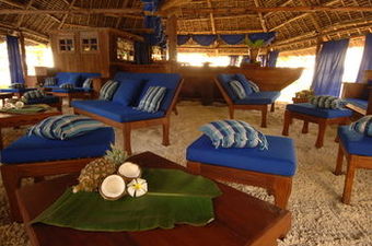 Hotel Breezes Beach Club & Spa