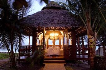 Hotel Breezes Beach Club & Spa