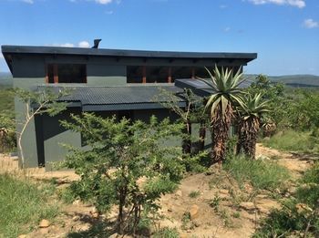 Posada Rhino Ridge Safari Lodge
