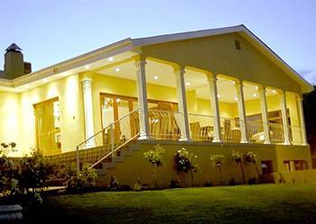 Bed & Breakfast Swartberg Country Manor