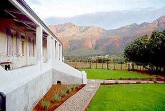 Bed & Breakfast Swartberg Country Manor