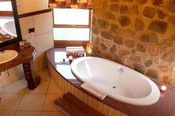 Posada Protea Zebula Lodge