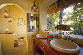 Posada Tongabezi Lodge