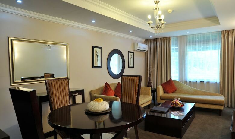 Hotel Cresta Thapama